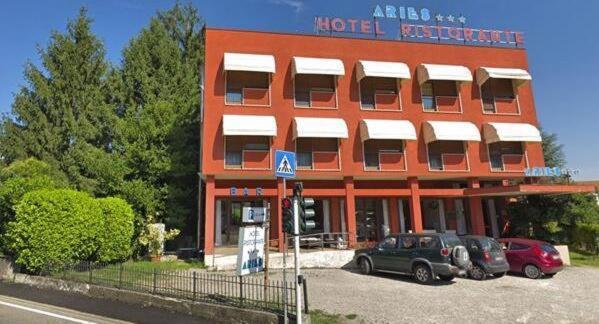 Aries Otel Lesa Dış mekan fotoğraf