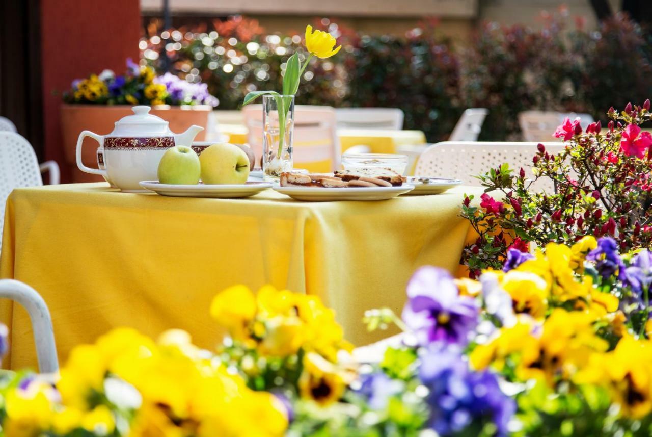 Aries Otel Lesa Dış mekan fotoğraf